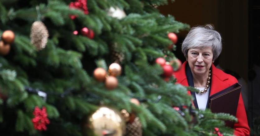 Theresa May lascia il 10 Downing Street ioggi a Londra
